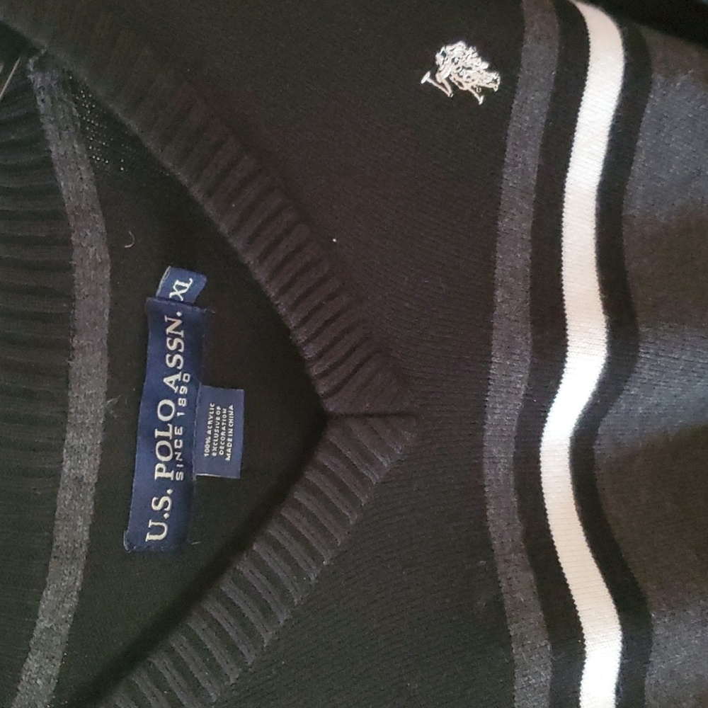 U.S. Polo Assn. Sweater - Picture 4 of 9